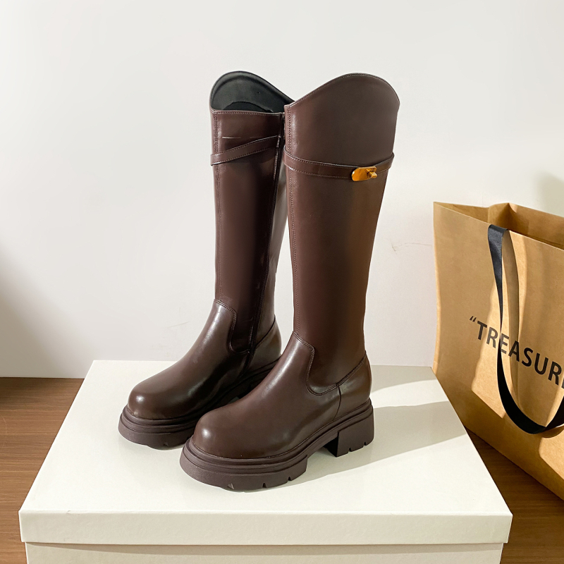 Botosei de damă fashion, cu gambă înaltă în stil cavaler — fermoar lateral, cataramă de închidere, talpă din cauciuc, partea superioară PU, toc mediu 3–5 cm