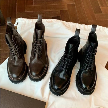 Ghete Martin pentru femei - stil britanic, vârf rotund, toc gros 3-5 cm, fermoar lateral, partea superioară din piele de vacă, talpă din cauciuc