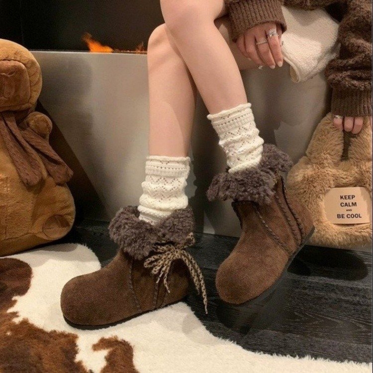 Ženske kratke čizme s unutarnjim povećanjem visine za zimu - nubuk gornji dio, gumeni potplat, uložak od umjetnog pliša, unutarnja obloga od umjetnog pliša, vezanje šnirama, okrugli vrh