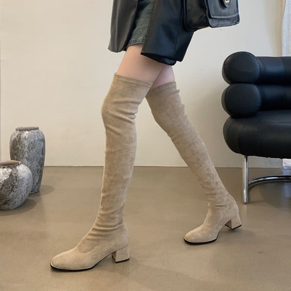 Elastične čizme iznad koljena s nubuk gornjim dijelom, gumom, debelim potpeticama 6-8 cm, korejski stil