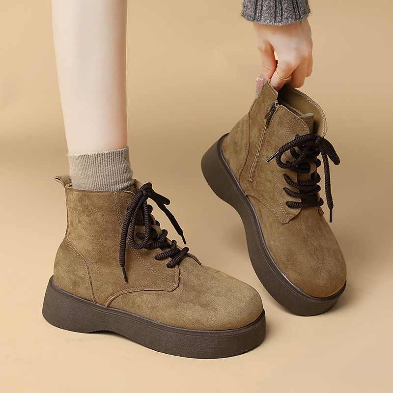 Martin čizme za zimu, srednje visoke, debeli potplat, vezanje sprijeda, podstava od umjetne dlake (Mid-calf shaft; 3–5 cm heel; Pigskin upper; Lace-up; Fleece lining)