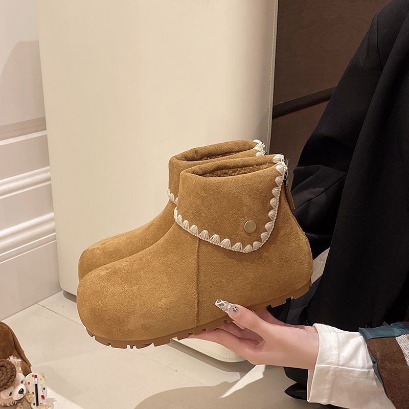 Ženske Martin čizme od suedea, gumena potplata, latex ulošak, pliš unutrašnja podstava, zatvarač na stražnjoj strani, 3-5 cm petu