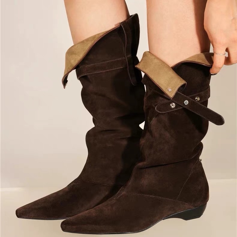 Cizme cowboy din velur cu căptușeală din lână de oaie, vârf ascuțit, gambă înaltă, toc mic 1–3 cm