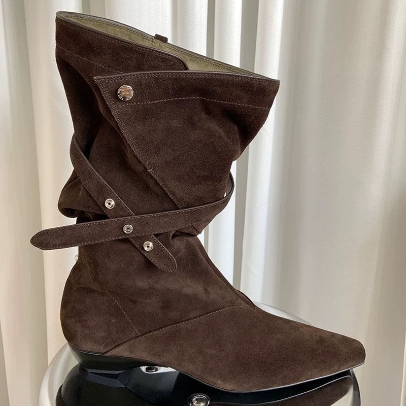 Cizme cowboy din velur cu căptușeală din lână de oaie, vârf ascuțit, gambă înaltă, toc mic 1–3 cm