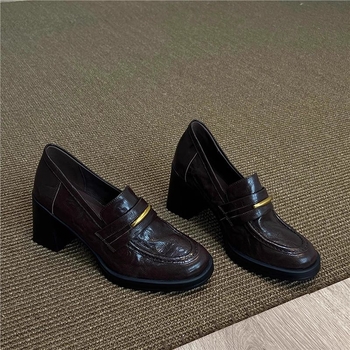 Ženske mokasine: gradski stil, visoke pete 6-8 cm, gornji dio od super fiber, ulošak od prirodne kože, potplat od gume