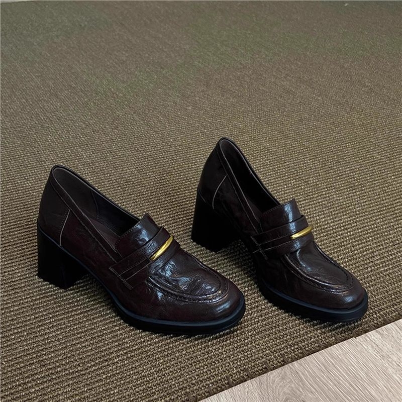 Ženske mokasine: gradski stil, visoke pete 6-8 cm, gornji dio od super fiber, ulošak od prirodne kože, potplat od gume