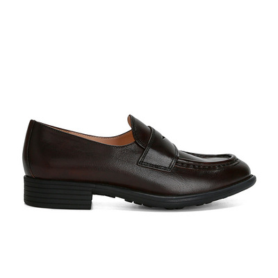 Ženske kožne loaferice s okruglim vrhom, gornji dio od kravljeg kože, niski pet 1–3 cm, debela gumena potplata