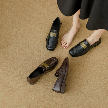 Loafers s kvadratnim vrhom, gornji dio od mikrovlakna, gumena potplat, niski pet 1–3 cm, ulošak od mikrovlaknaste kože