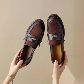 Ženske Slip-On loaferice - okrugli nos, gornji materijal: super fiber, visina pete: 3–5 cm, potplat: guma, uložak: prirodna koža