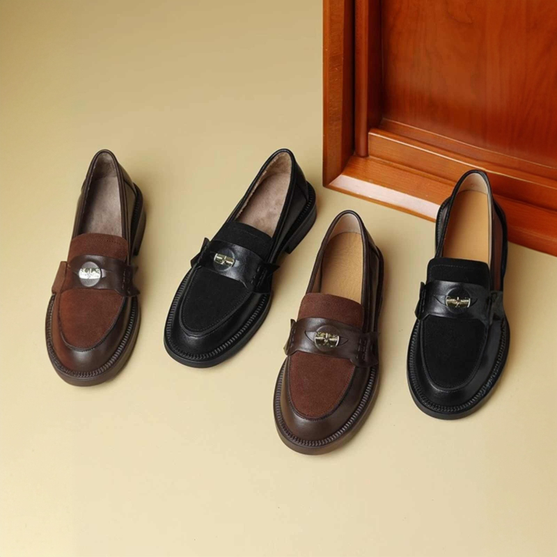 Ženske Slip-On loaferice - okrugli nos, gornji materijal: super fiber, visina pete: 3–5 cm, potplat: guma, uložak: prirodna koža