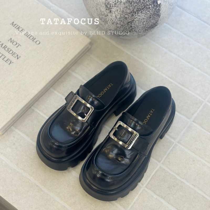 Ženske loaferice s debelim potplatom – PU gornji dio, gumeni potplat, okrugli vrh, srednja visina potpetice 3–6 cm (PU gornji dio; gumeni potplat; okrugli vrh; srednja visina potpetice 3–6 cm)