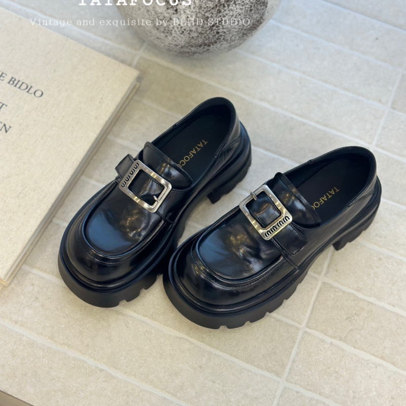 Ženske loaferice s debelim potplatom – PU gornji dio, gumeni potplat, okrugli vrh, srednja visina potpetice 3–6 cm (PU gornji dio; gumeni potplat; okrugli vrh; srednja visina potpetice 3–6 cm)