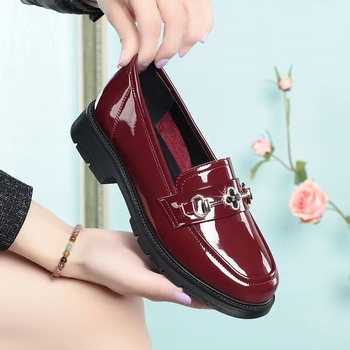 Loafers s okruglim nosom, PU gornji dio, gumeni đon, srednji peta 3-5 cm, britanski ležerni stil.