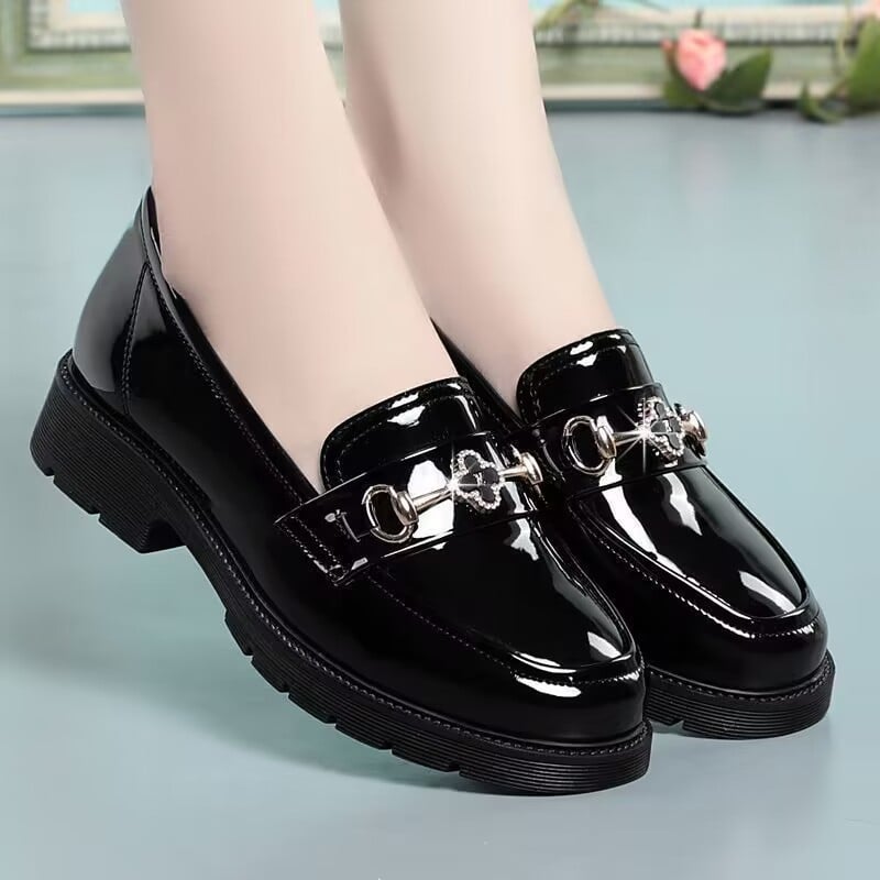 Loafers s okruglim nosom, PU gornji dio, gumeni đon, srednji peta 3-5 cm, britanski ležerni stil.