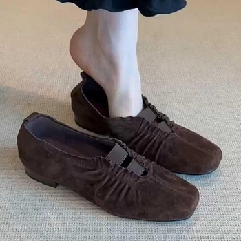 Ženske velur loaferice s kvadratnim nosom, plisirani dizajn, elastična jednostavna traka, niski debeli pet i gumeni potplat