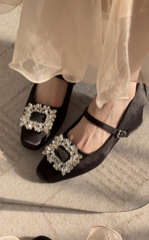 Mary Jane cipele s četvrtastim vrhom, rhinestones ukrašene, satin gornji dio, 7 cm povećanje visine, srednja peta, gumeni potplat