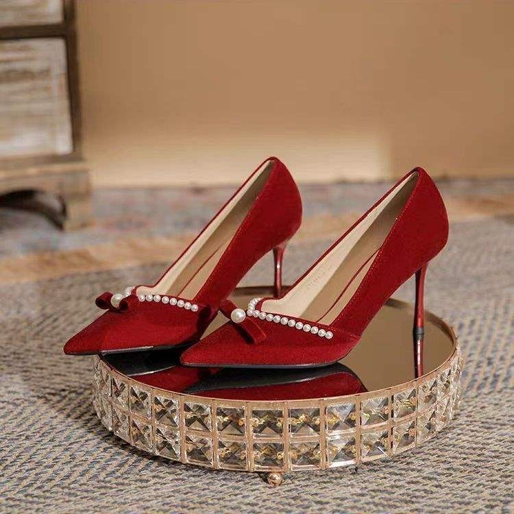 Svadbene cipele s otvorenim prstom, velur, kitten-heel, gumeni potplat