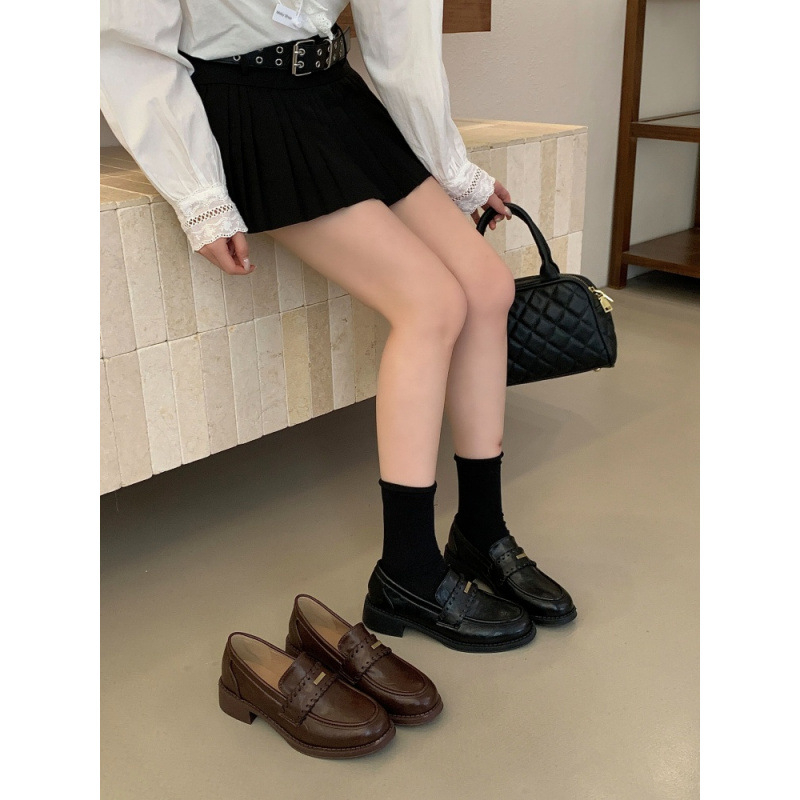 Ženske slip-on loaferice s debelim potplatom, okrugli vrh, gumeni gornji dio, gumena potplata, mikrovlaknena podstava