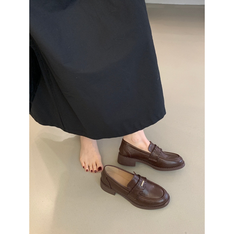 Ženske slip-on loaferice s debelim potplatom, okrugli vrh, gumeni gornji dio, gumena potplata, mikrovlaknena podstava
