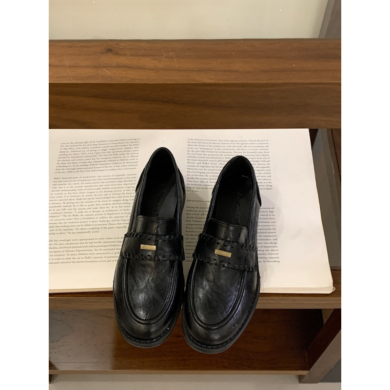 Ženske slip-on loaferice s debelim potplatom, okrugli vrh, gumeni gornji dio, gumena potplata, mikrovlaknena podstava