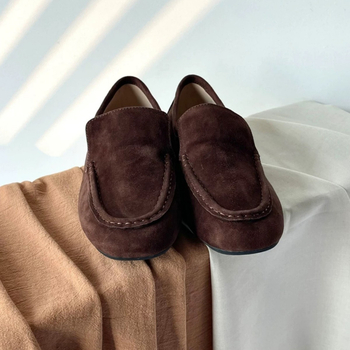 Дамски лоуфъри от набук, без връзки, с подплата от овча кожа — кръгъл нос, ниска плоска подметка