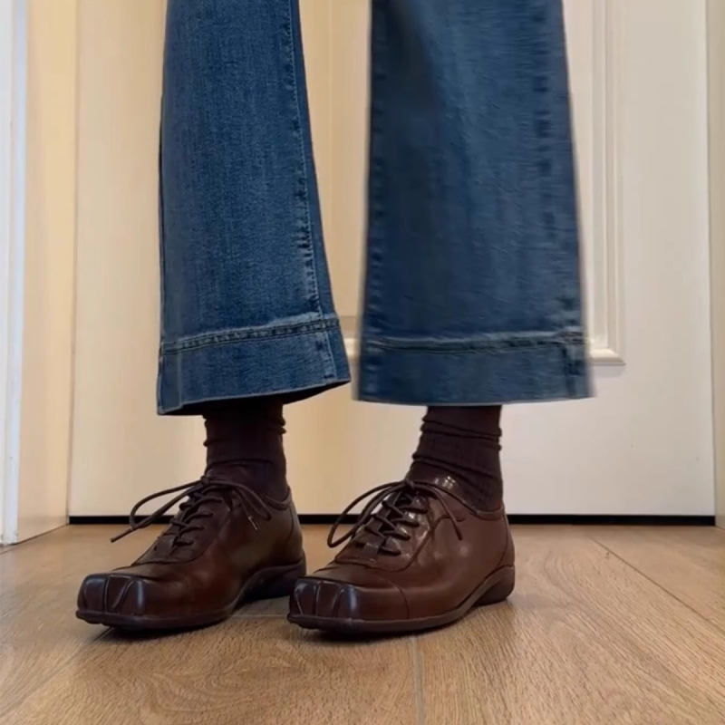 Loafers dama cu vârf pătrat, partea superioară din piele de vită, căptușeală din piele, talpă din cauciuc, toc mic