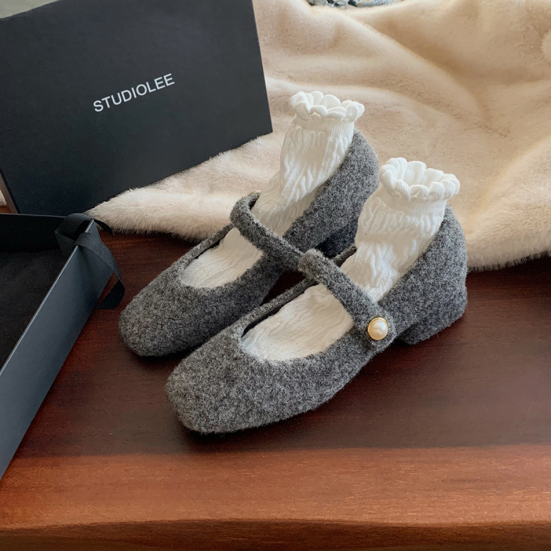 Mary Jane обувки за жени с равна подметка — кръгъл нос, горна част от свинска кожа, нисък дебел ток, гумена подметка, естествена кожена стелка