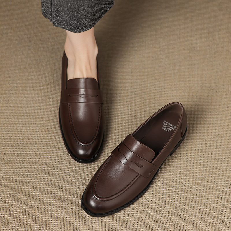 Loafers od kože prvog sloja za svakodnevno nošenje – okrugli vrh, niski debeli pet 1–3 cm, srednje otvorenje 7–11 cm, ulošak od prirodne kože