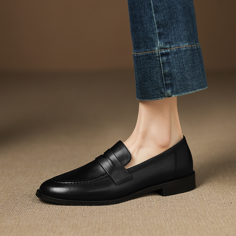 Loafers od kože prvog sloja za svakodnevno nošenje – okrugli vrh, niski debeli pet 1–3 cm, srednje otvorenje 7–11 cm, ulošak od prirodne kože