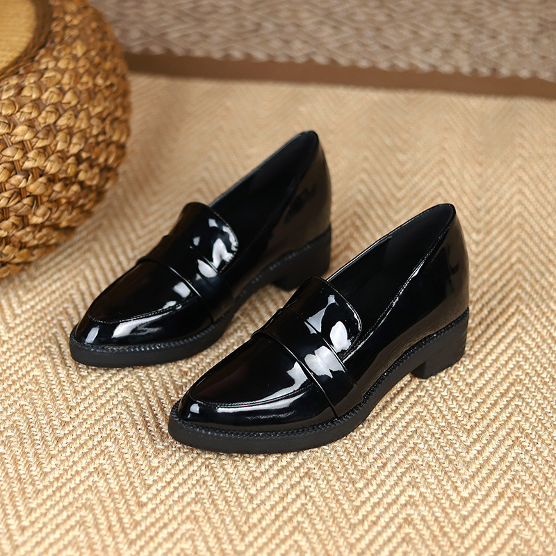 Дамски лофери с повишаване на височината, подплатени с флис, остър нос, PU горна част, клиновидна подметка