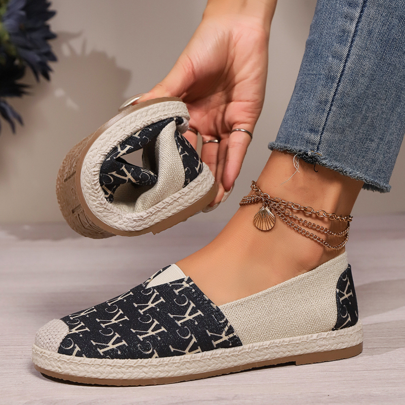 Дамски платнени обувки за ежедневието с кръгъл нос, Slip-On, гумена подметка, нисък ток