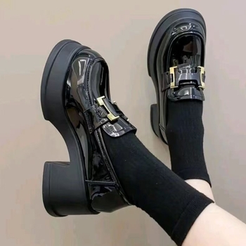 Žene platforme loaferice – zaobljenim nosom, PU gornji dio, gumena potplata, prednje vezanje, visina platforme 3-5 cm