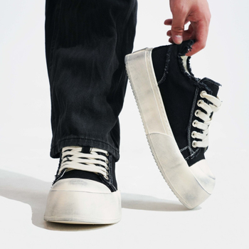 Muške tenisice od platna, zaobljeni nos, gumena potplat, uložak od mreže + latex