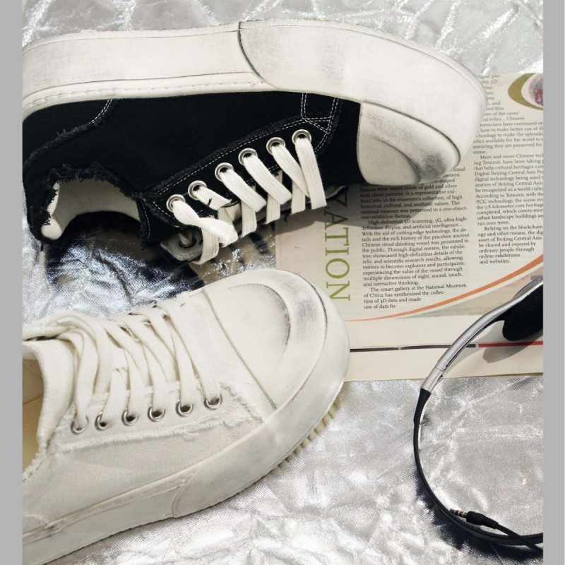 Muške tenisice od platna, zaobljeni nos, gumena potplat, uložak od mreže + latex