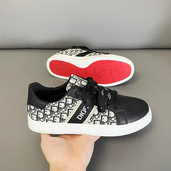 Muške casual tenisice s gornjim dijelom od mikrovlaknaste kože, okrugli vrh, niski profil, gumeni potplat, vezanje