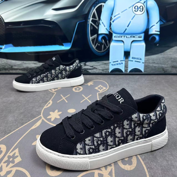 Tenisice s PU gornjim dijelom, srednja visina, zaobljeni vrh, vezanje, prozračne