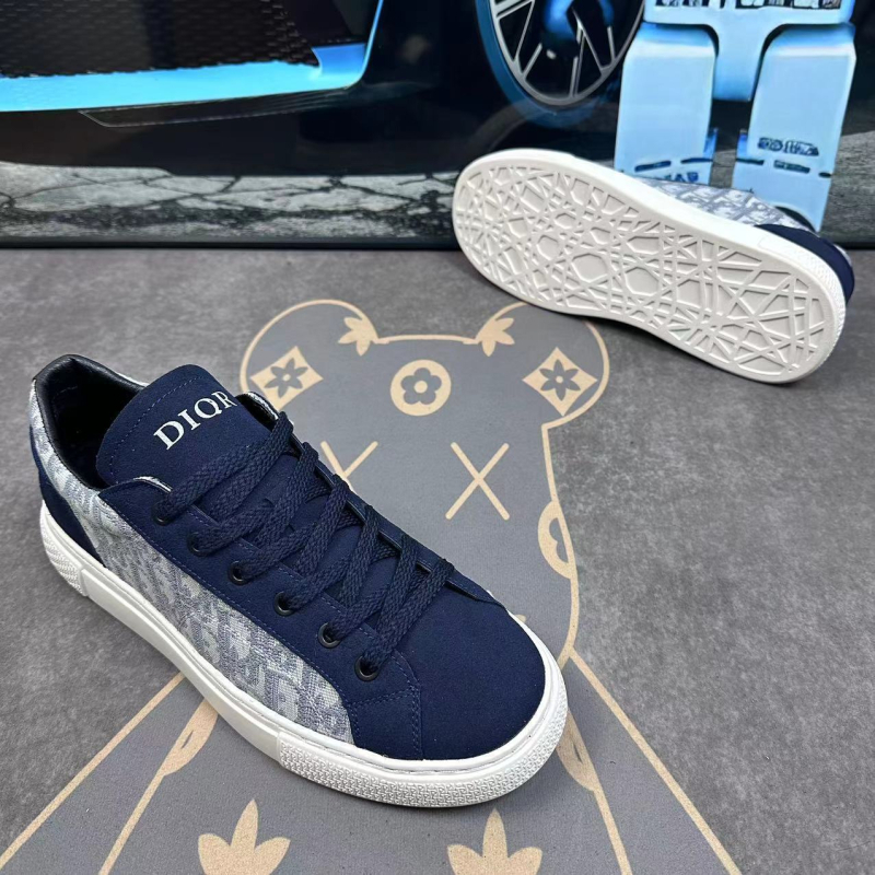 Tenisice s PU gornjim dijelom, srednja visina, zaobljeni vrh, vezanje, prozračne