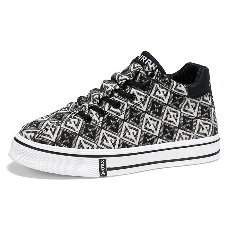 Muške visoke tenisice od platna, prozračna mrežasta podstava, zaobljeni nos, Totem uzorak, PVC injektirana potplat