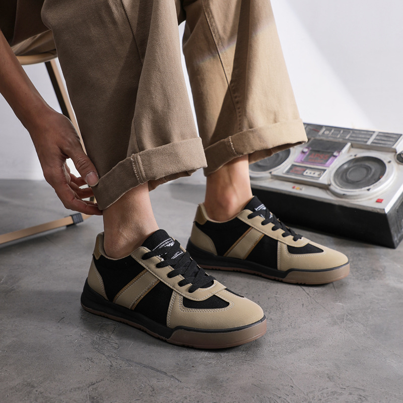 Muške tenisice od platna s niskim gornjim dijelom, prozračna mrežasta unutrašnjost, EVA uložak, vezanje šnurkama