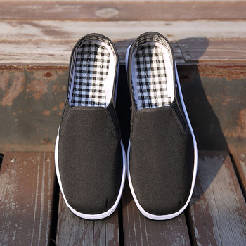 Canvas tenisky - Unisex, vrchná časť z plátna, podrážka z gumy, zaoblená špička, nízky podpätok 1–3 cm