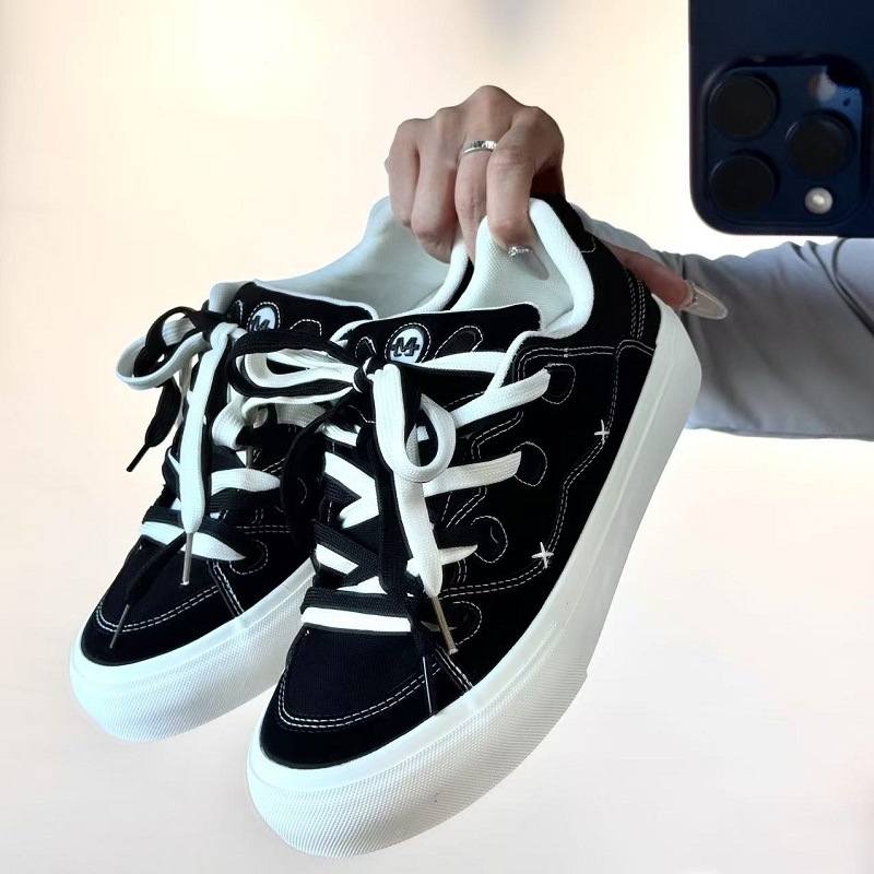 Muške platnene tenisice - Lagane, Niskog profila, Na vezanje, Gumena potplat, Mrežasta podstava