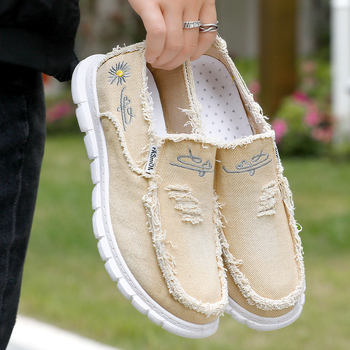 Pánske plátenné slip-on topánky – vrchná časť z bavlneného plátna, gumová podrážka, okrúhla špička, nízky profil