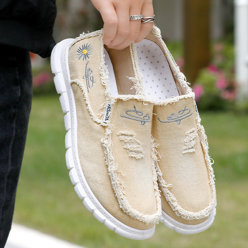 Pánske plátenné slip-on topánky – vrchná časť z bavlneného plátna, gumová podrážka, okrúhla špička, nízky profil