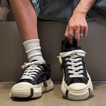 Unisex tenisky s nízkym vrchným dielom, hrubou podrážkou, zmesovým horným materiálom, gumovou podrážkou a šnúrkami