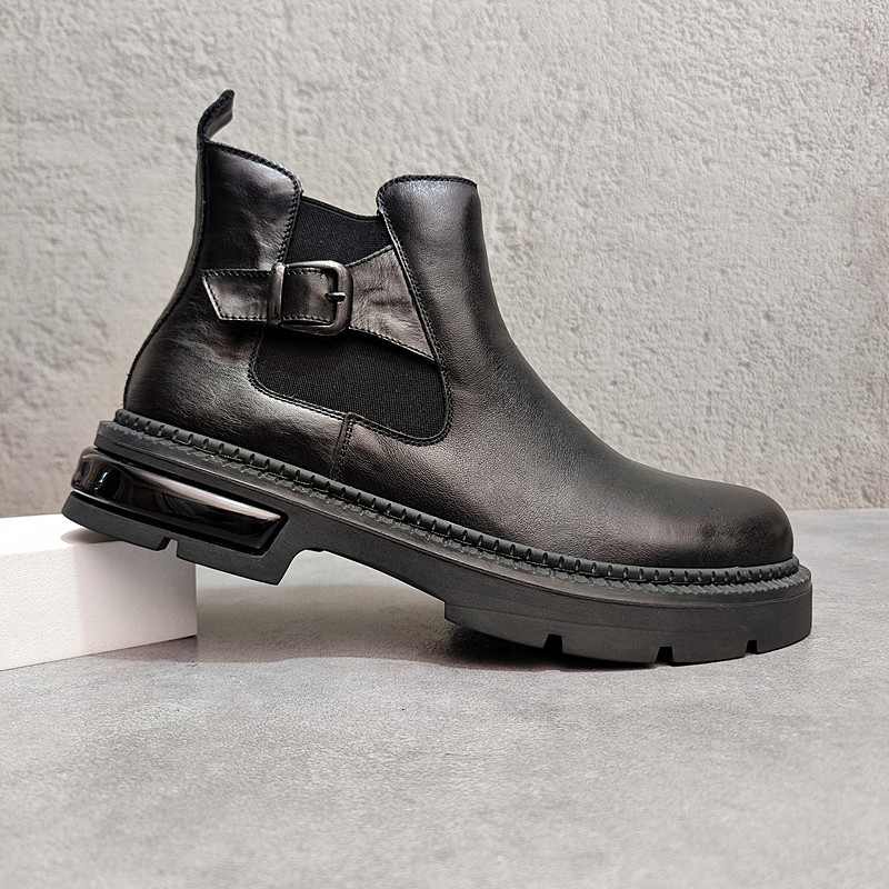 Ghete Martin pentru bărbați: partea superioară din piele naturală, talpă din cauciuc, branț din piele de porc, căptușeală din blană artificială