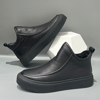 Férfi Chelsea bakancs valódi bőrből, meleg fleece bélés, oldalsó cipzár, kerek orr, középmagas sarkú 3-5 cm