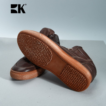 Ghete din piele pentru bărbați mid-top, upper din piele de vițel, talpă din cauciuc, vârf rotund, toc 3–5 cm, închidere frontală