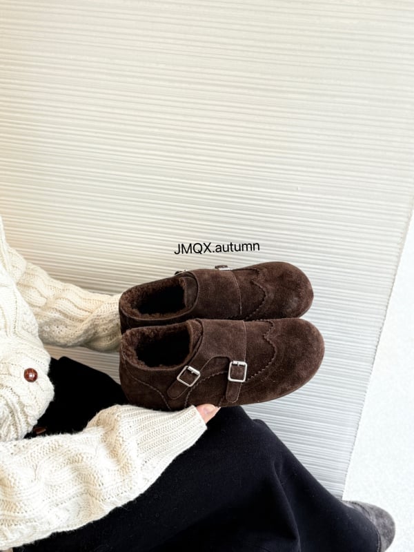 Casual ženske kožne loafers - okrugli nos, gornji dio od split kože, velur podstava, zatvaranje Velcro, gumeni potplat