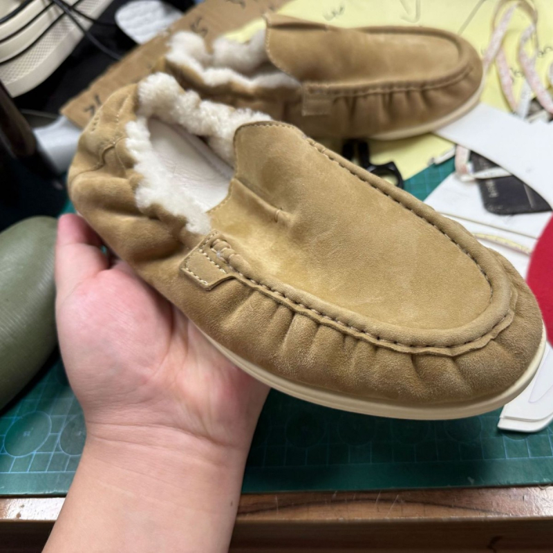 Loafers pentru femei – exterior velur, căptușeală din lână de miel, închidere frontală cu șiret, vârf rotund, talpă din cauciuc, Iarna 2025