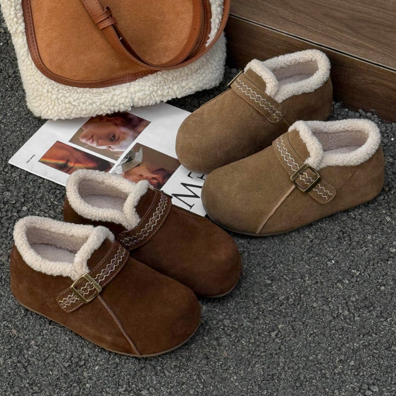 Pantofi damă cu talpă groasă și creștere a înălțimii interioare (3–5 cm), căptușeală pufoasă, partea superioară din piele naturală, talpă din cauciuc, vârf rotund